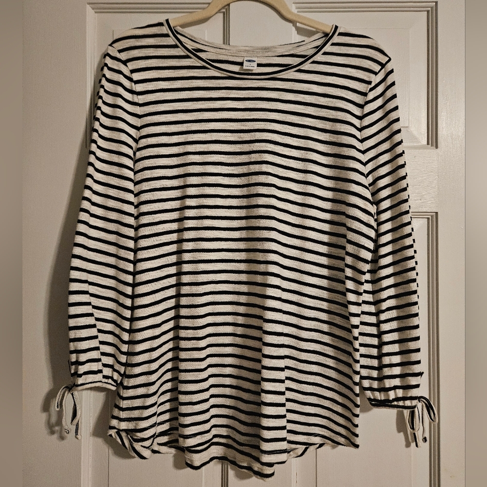 Striped tie-cuff Top